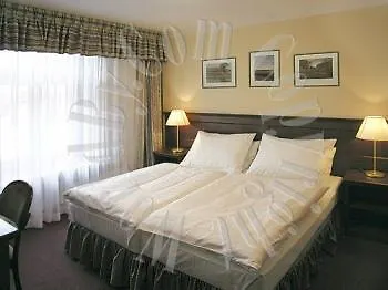 ***  Hotel Lunik Прага Чехия