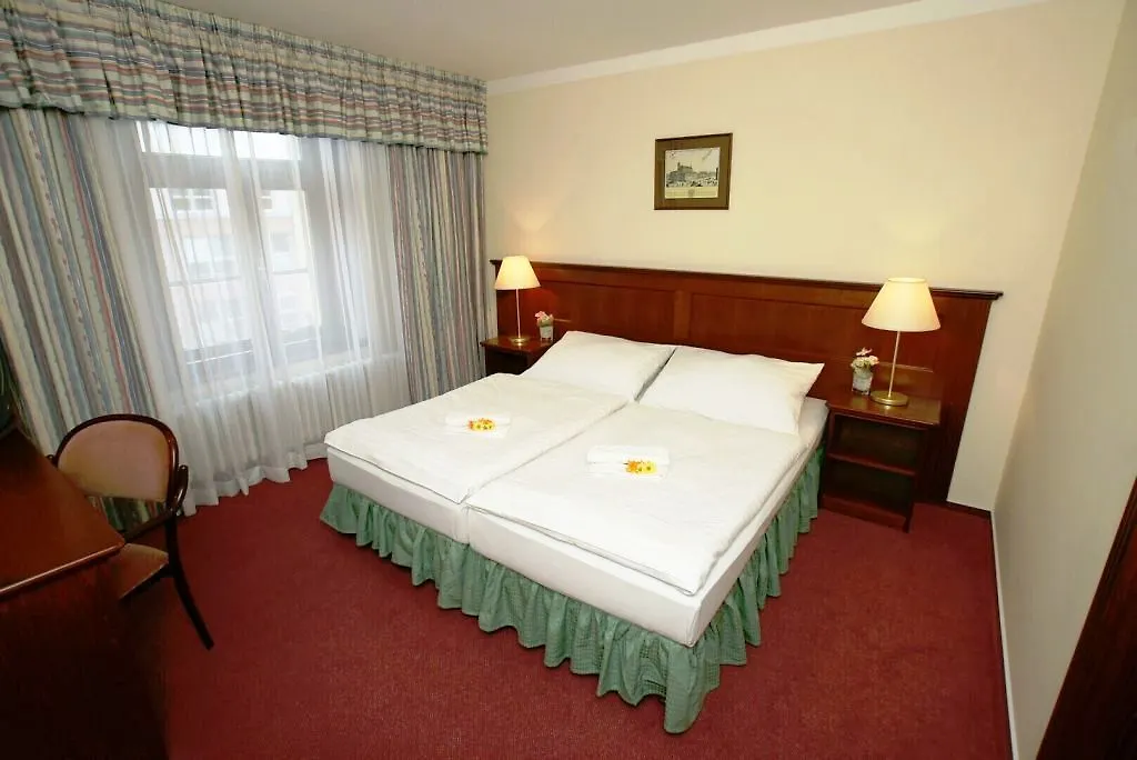 Hotel Lunik Прага
