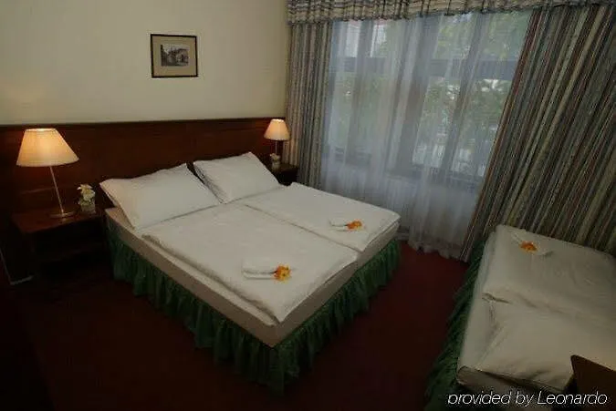 Hotel Lunik Прага