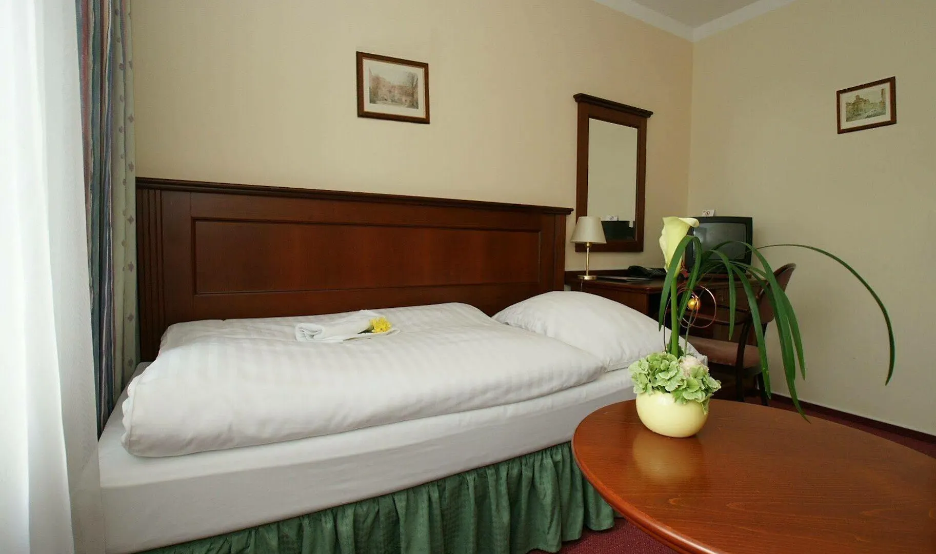 Hotel Lunik Prague 3*,