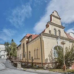 https://apartman-villa-eiche.marianskelaznehotels.net