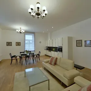 https://snezka-flat-no-10.marianskelaznehotels.net