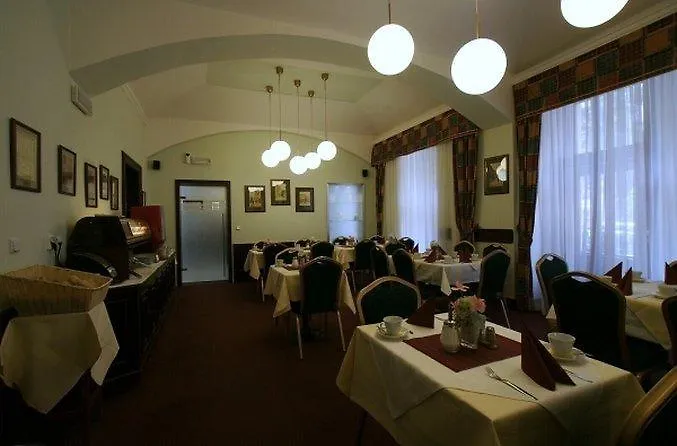 Hotel Lunik Praag 3*,